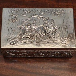Ca. 1900 Georg Roth Germany 800 Silver Stash Box Embossed & Chased Hunt Scenes